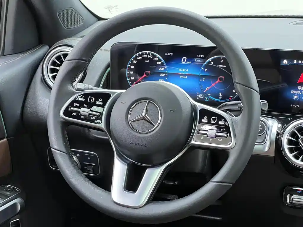 Mercedes-Benz GLB 2023 — фото 26