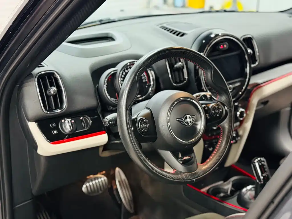 MINI JCW COUNTRYMAN 2020 — фото 9