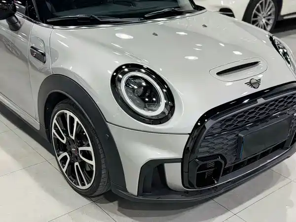 MINI MINI 2023