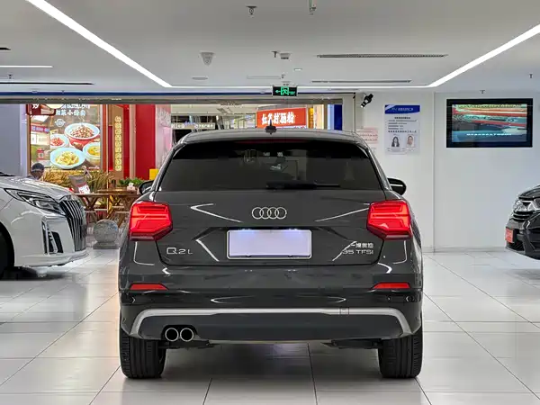Audi Q2L 2021