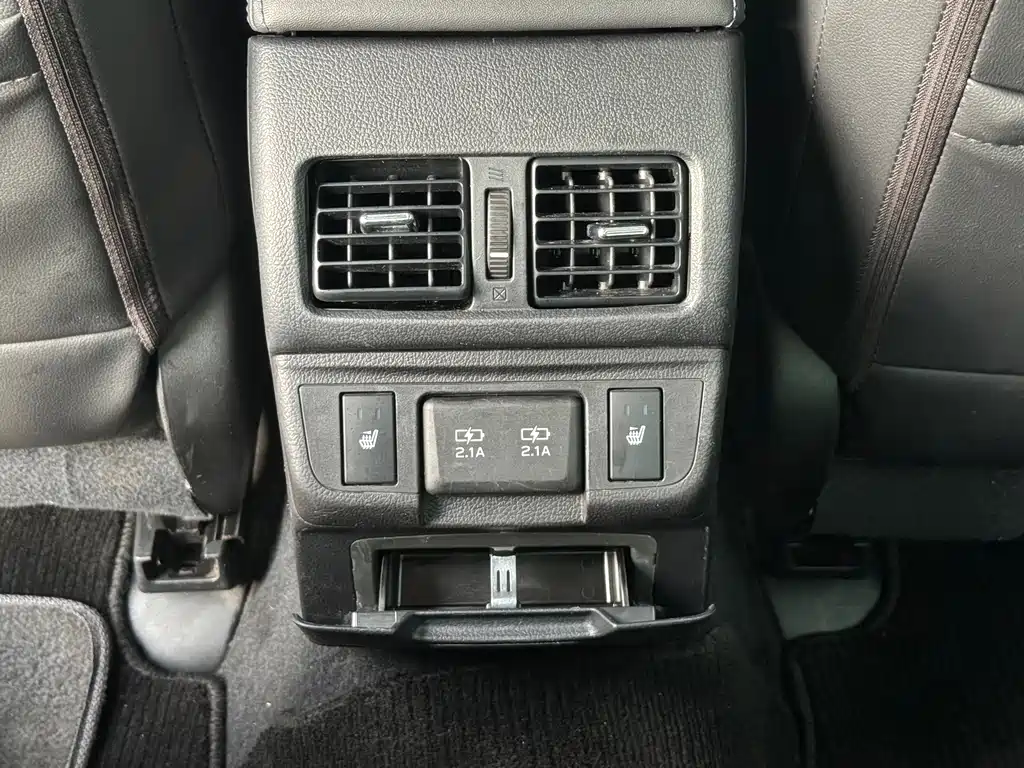 Subaru Legacy 2021 — фото 13
