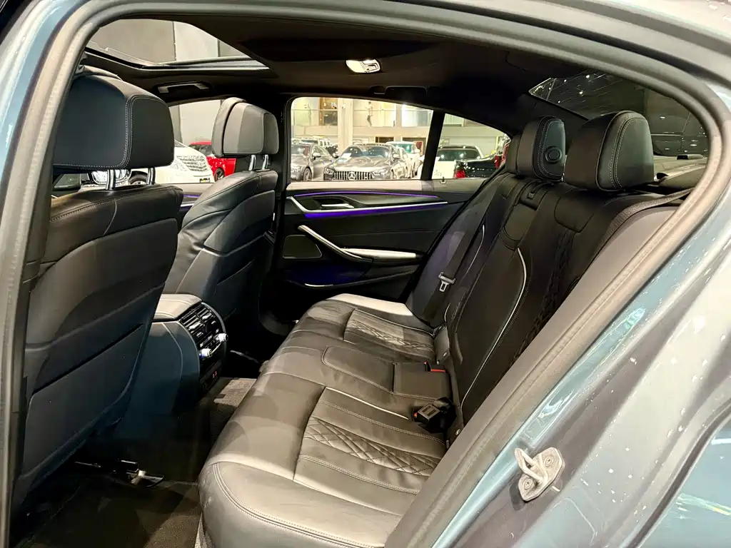 BMW 5 Series 2021