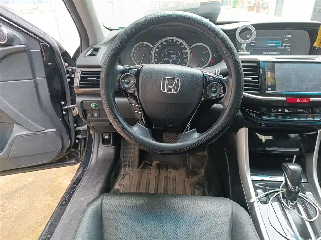 Honda Accord 2017 — фото 11