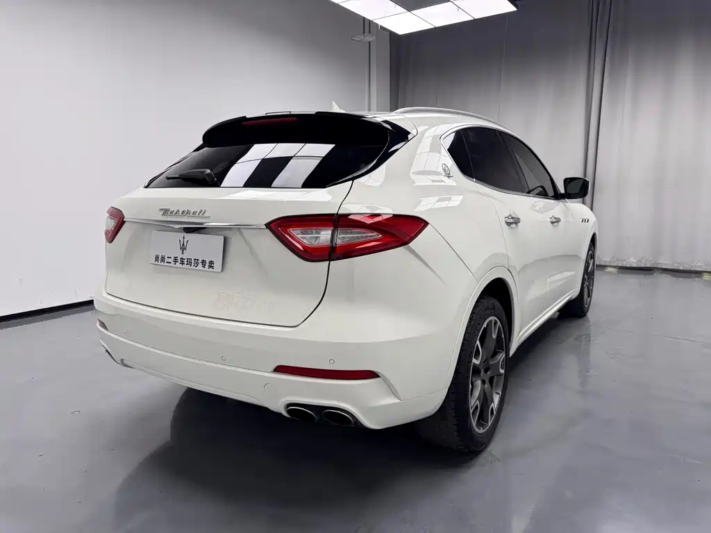 Maserati Levante 2018 — фото 26