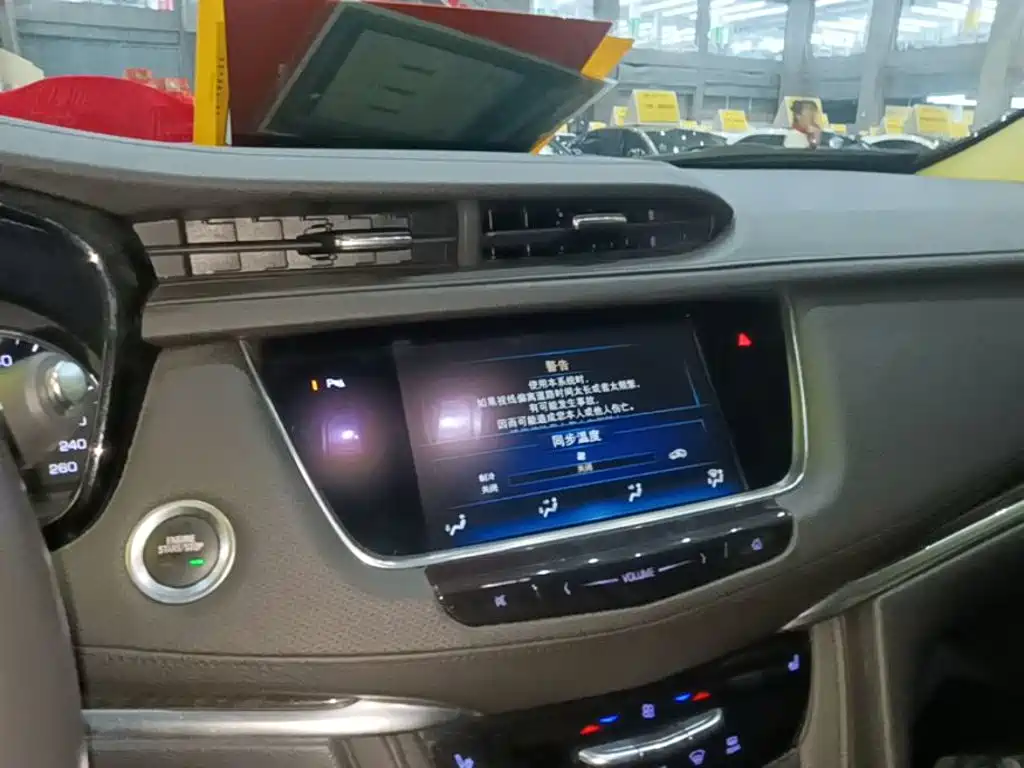 Cadillac XT5 2018 — фото 13