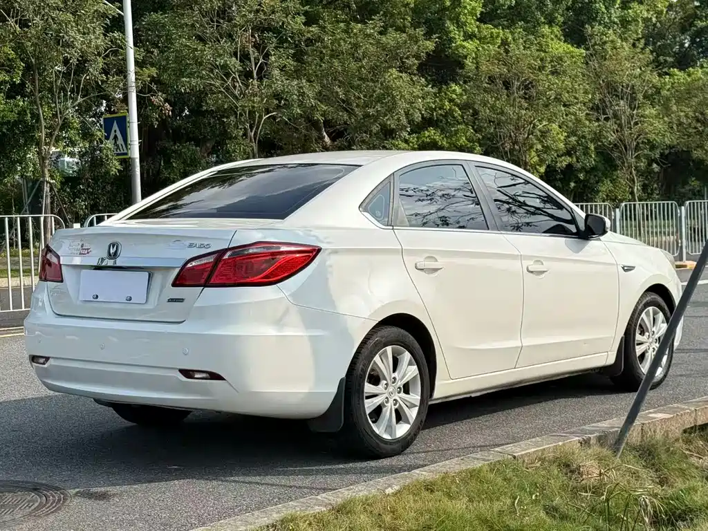 Changan Eado 2014 — фото 12
