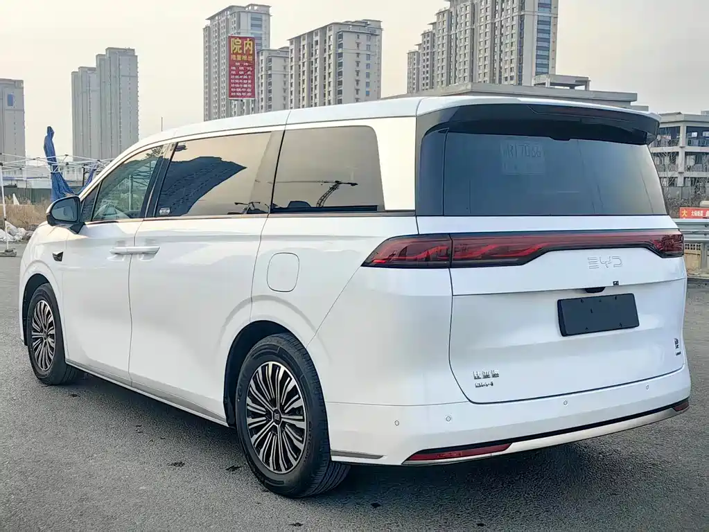 BYD Xia 2025 — фото 5