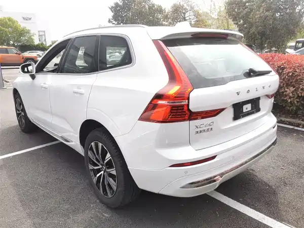 Volvo XC60 2025