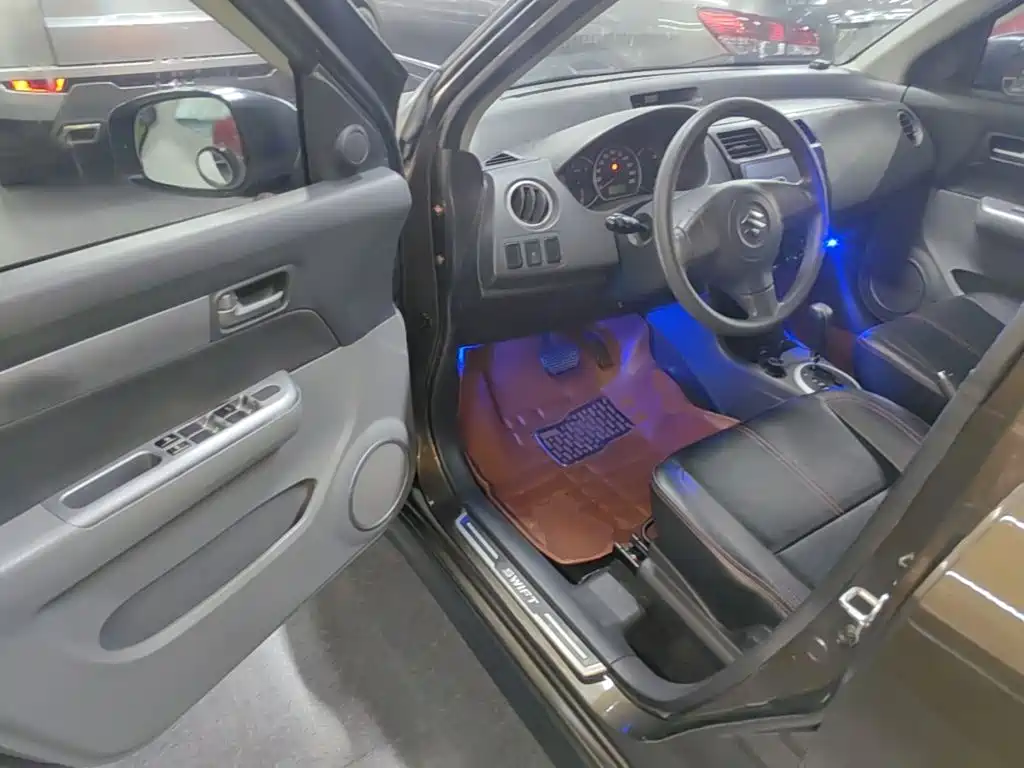 Suzuki Swift 2015 — фото 16