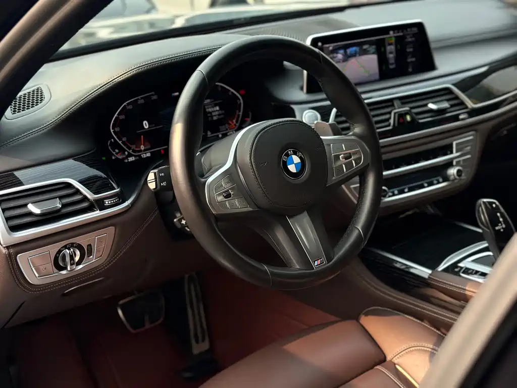 BMW 7 Series 2021 — фото 9