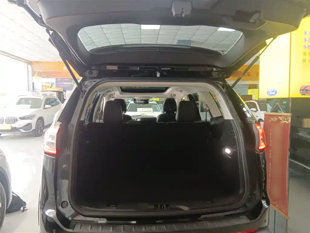 Ford Edge 2018 — фото 19