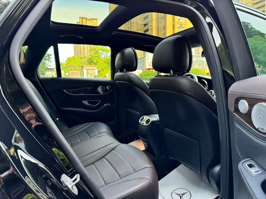 Mercedes-Benz GLC 2018 — фото 14