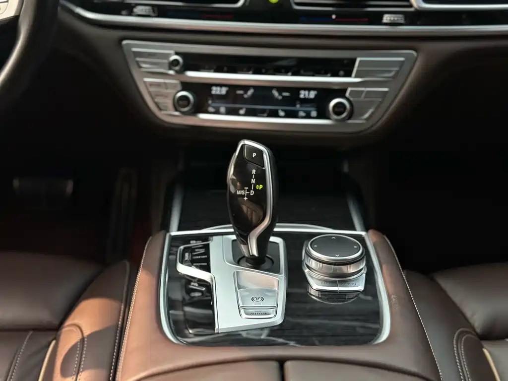 BMW 7 Series 2021 — фото 14