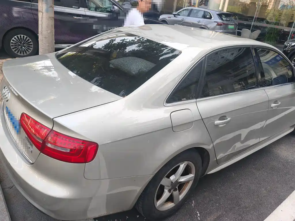 Audi A4L 2016