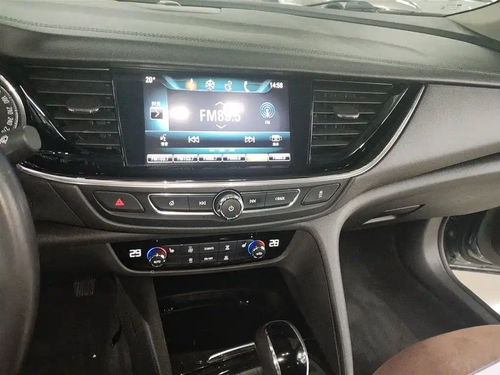Buick Regal 2020 — фото 10