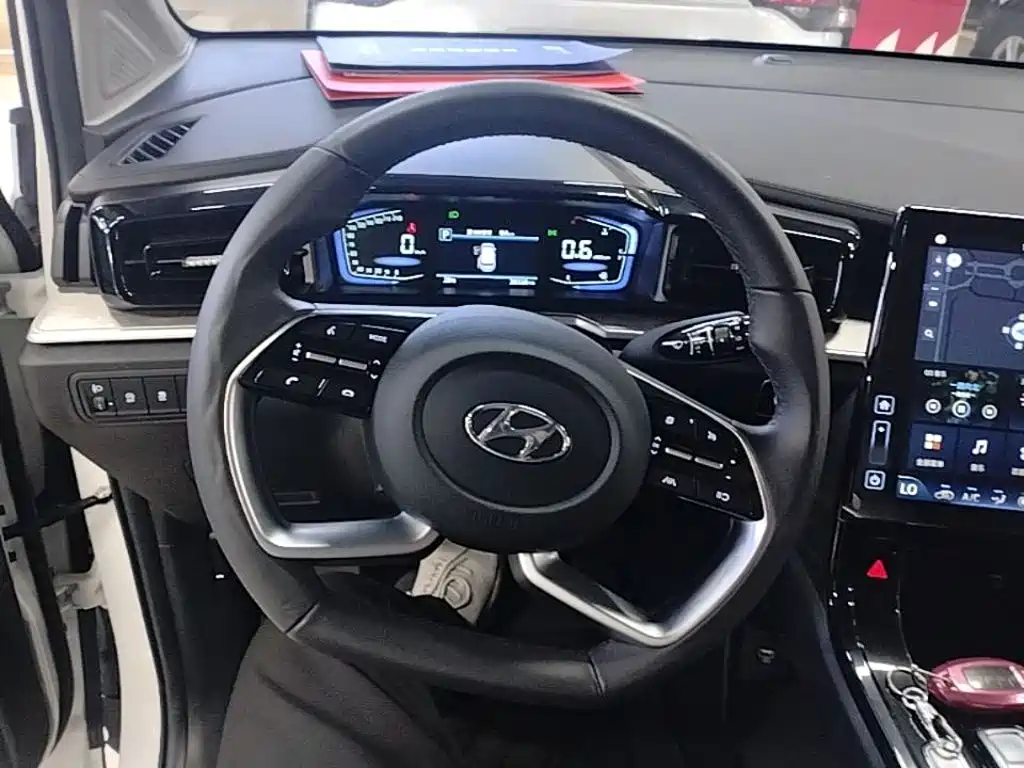 Hyundai Custin 2022 — фото 11