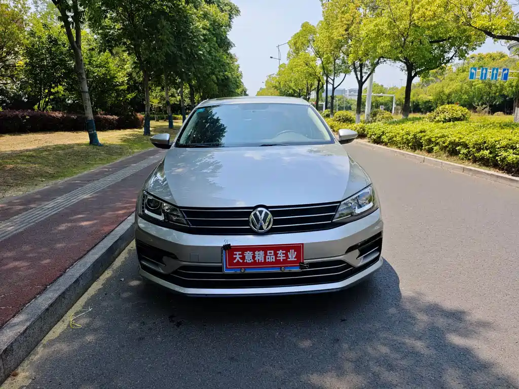 Volkswagen Sagitar 2018