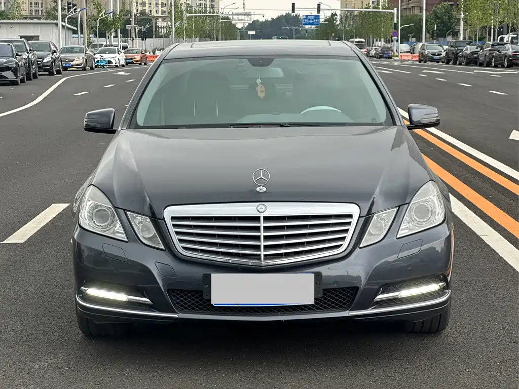 Mercedes-Benz E-Class 2010