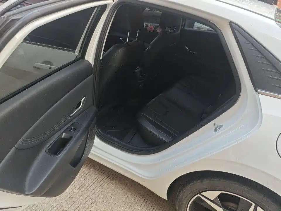 Hyundai Elantra 2023