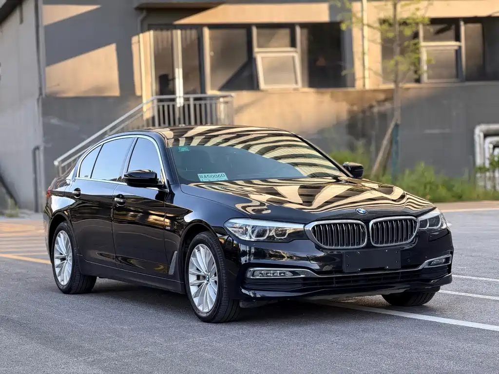 BMW 5 Series 2019 — фото 3
