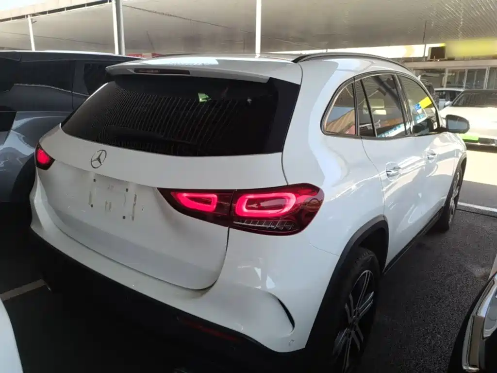 Mercedes-Benz GLA 2021