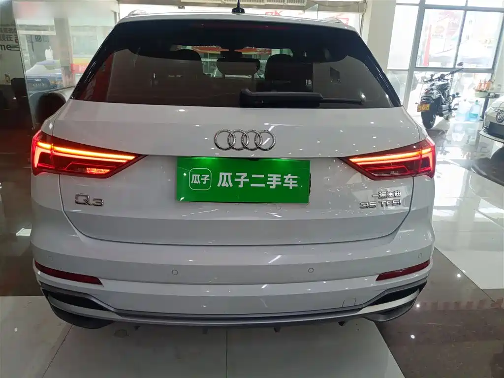 Audi Q3 2019 — фото 6