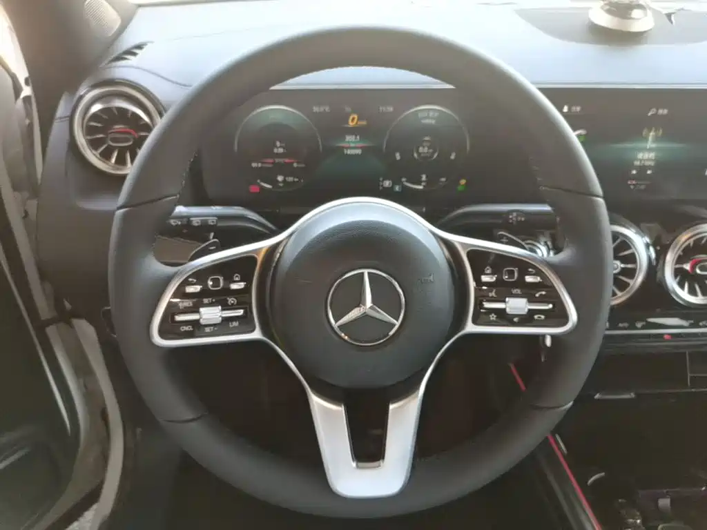 Mercedes-Benz GLA 2021 — фото 11