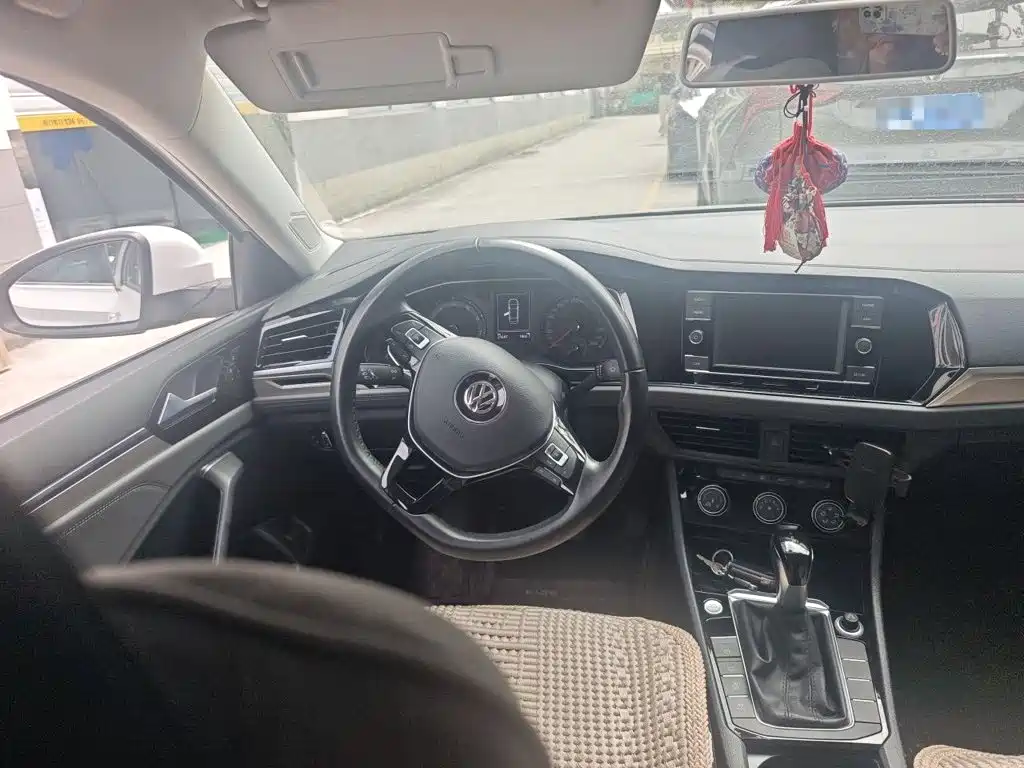 Volkswagen Sagitar 2020