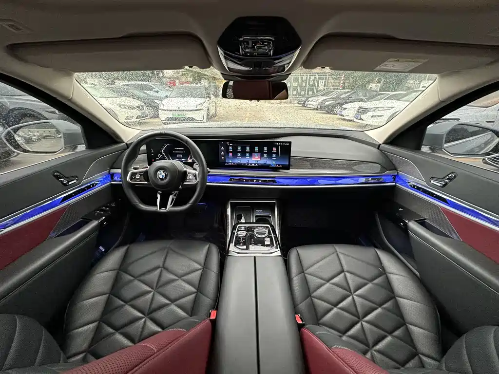 BMW 7 Series 2024 — фото 11