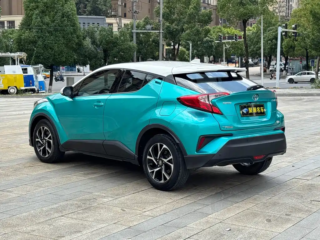 Toyota C-HR 2020 — фото 7