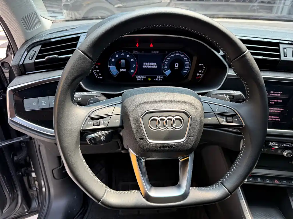 Audi Q3 2022 — фото 10