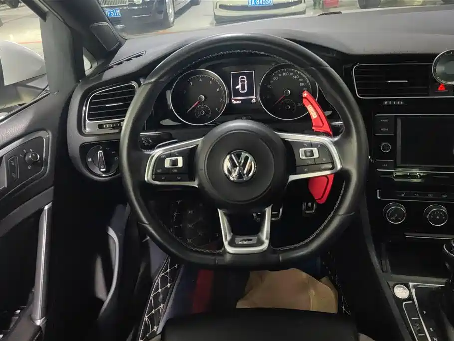 Volkswagen Golf 2018 — фото 15