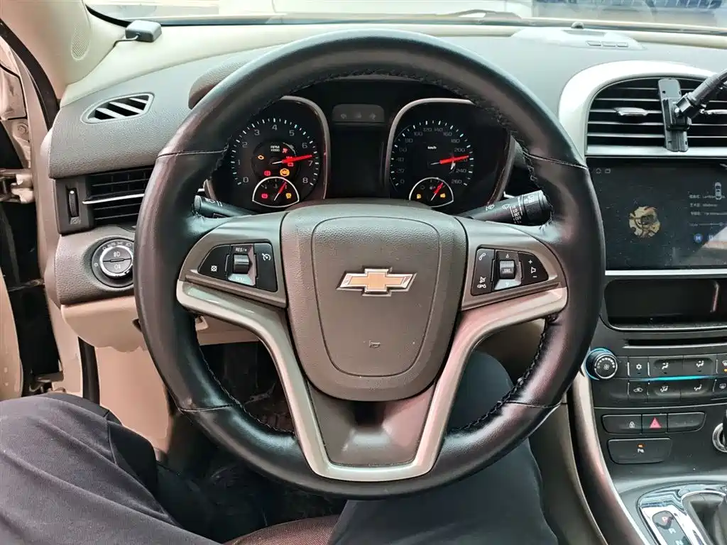 Chevrolet Malibu 2015 — фото 11