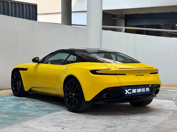 Aston Martin DB11 2019