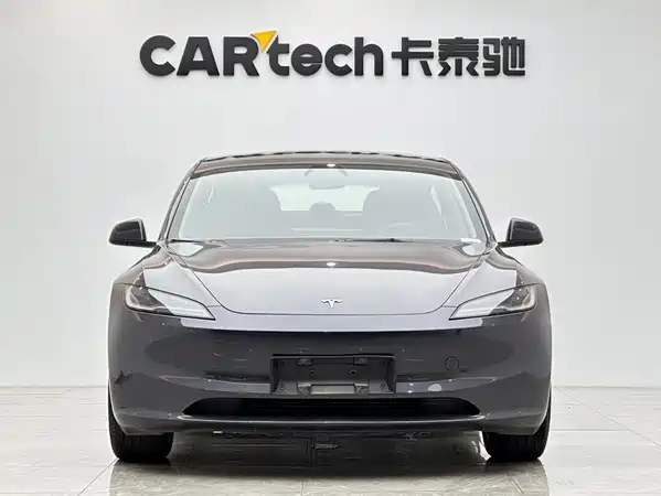 Tesla Model 3 2024