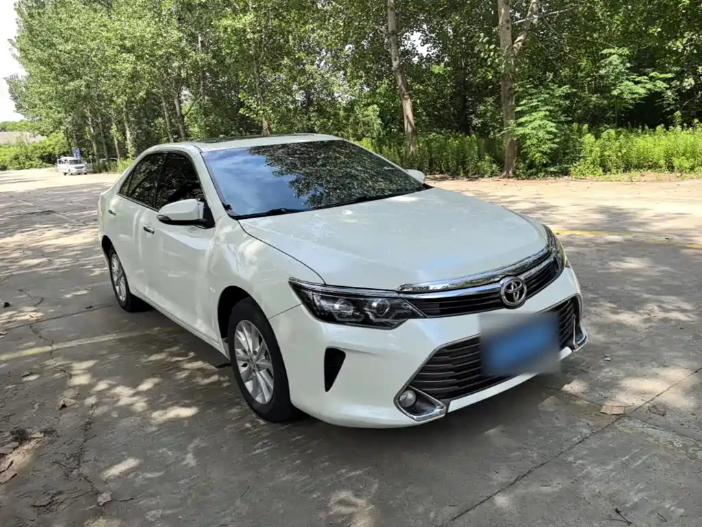 Toyota Camry 2016 — фото 4