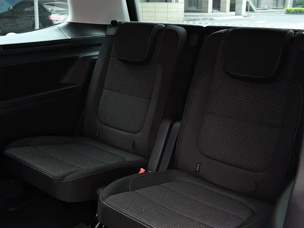 Volkswagen Sharan 2018 — фото 26