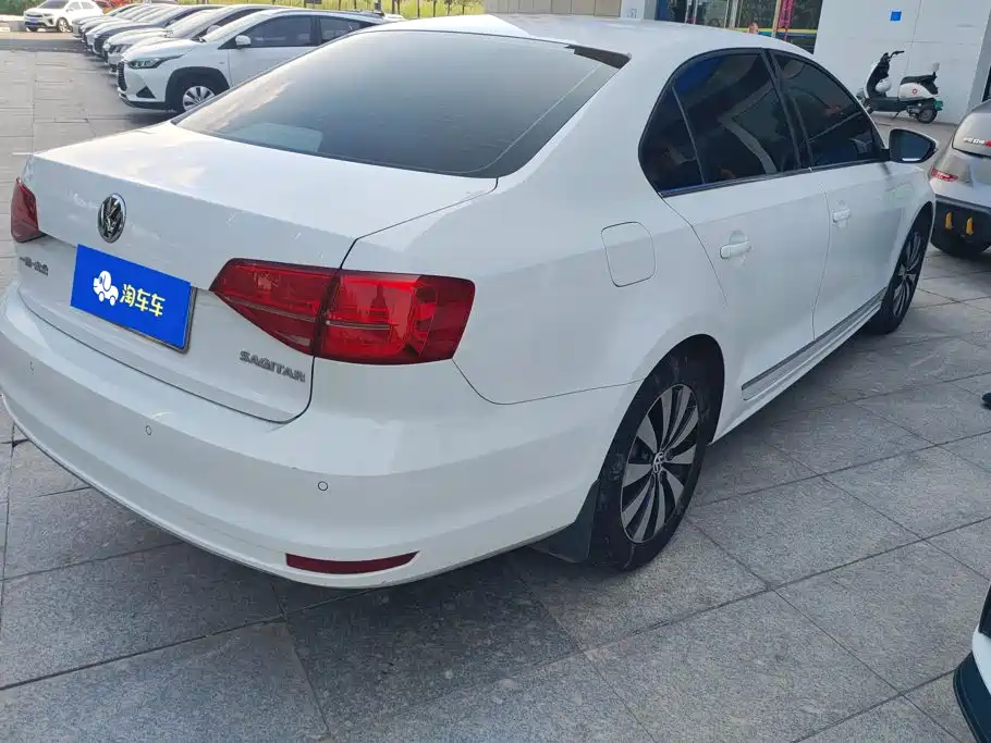 Volkswagen Sagitar 2018