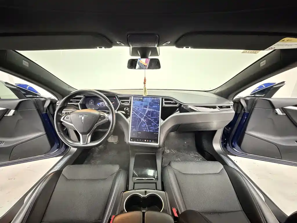 Tesla Model S 2018 — фото 8