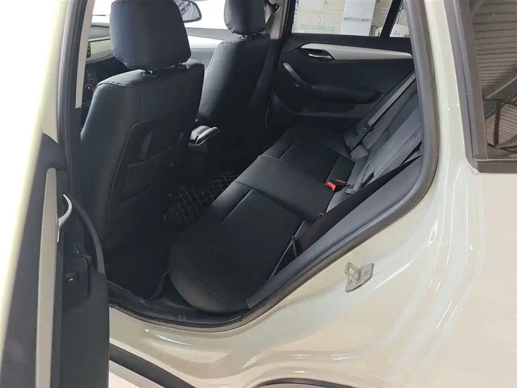 BMW X1 2015 — фото 17
