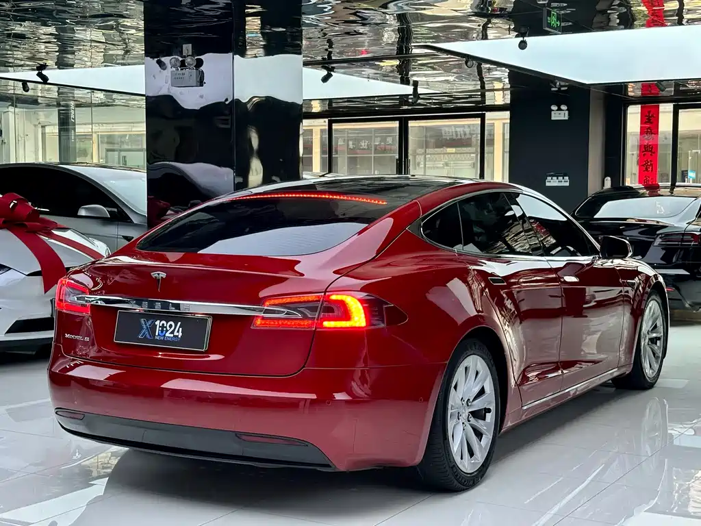 Tesla Model S 2016 — фото 4