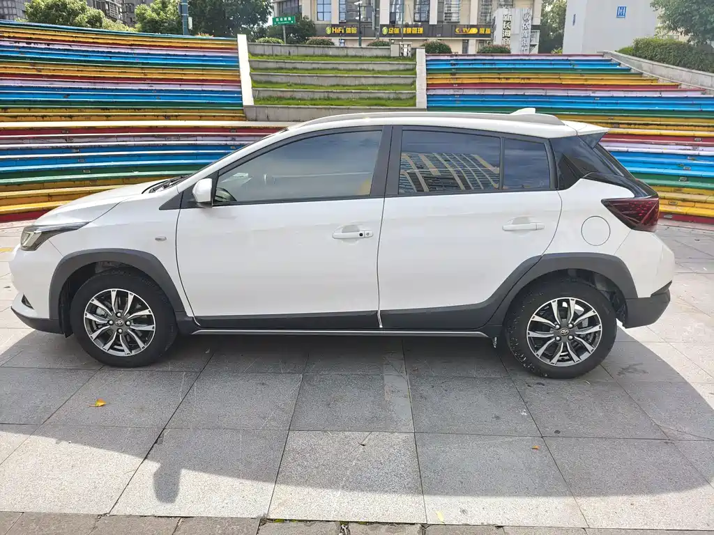 Toyota Yaris L 2022