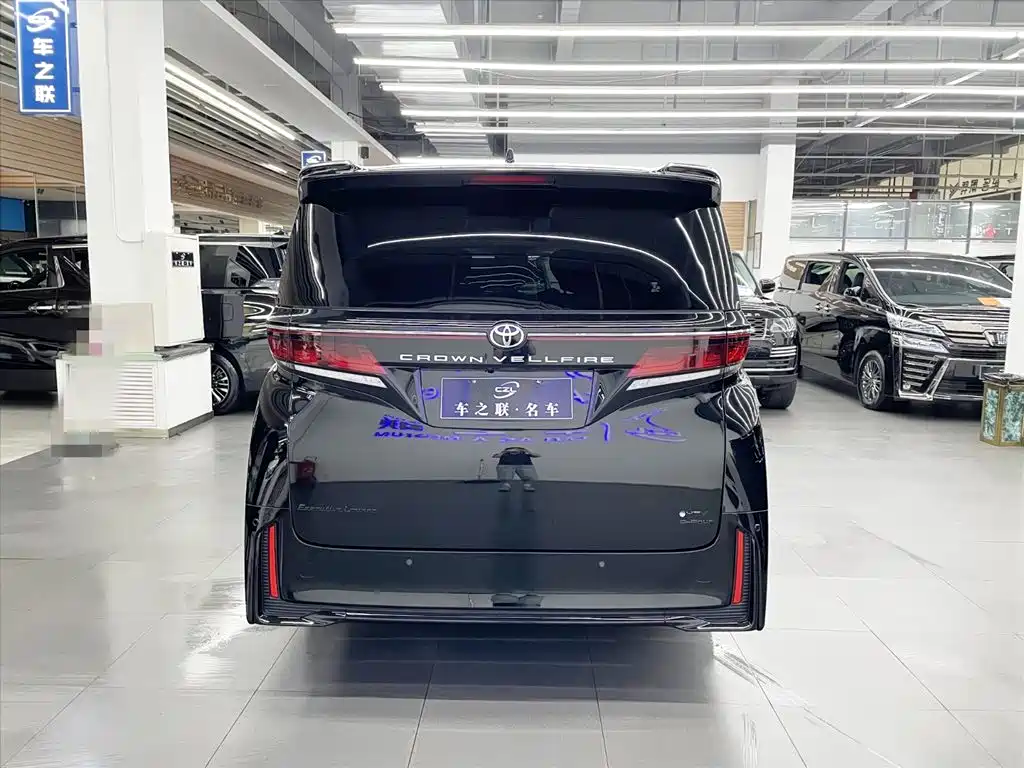 Toyota Vellfire 2024