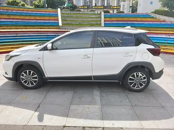 Toyota Yaris L 2022