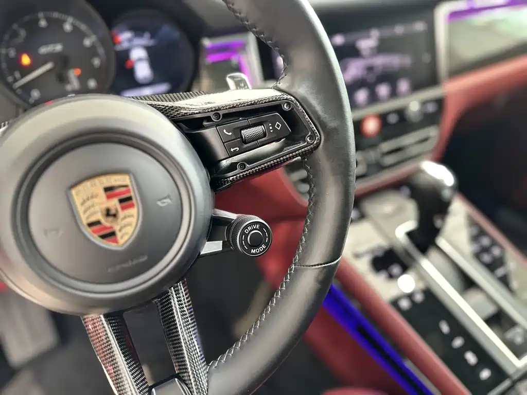 Porsche Macan 2023 — фото 13