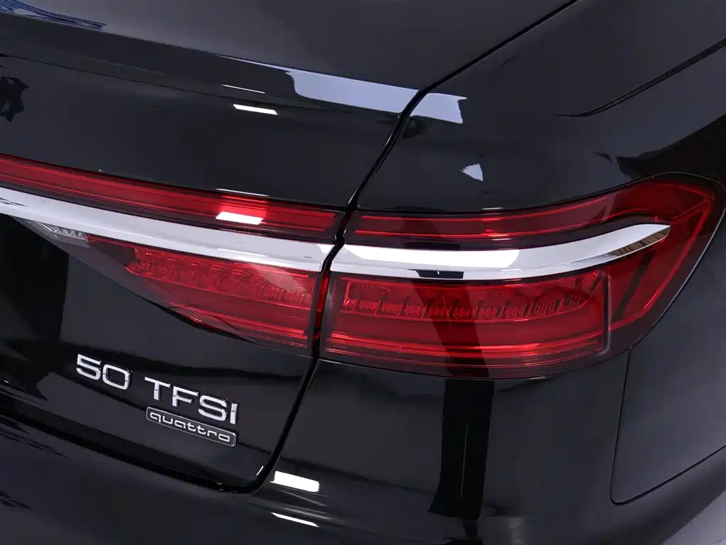 Audi A8 2021 — фото 9