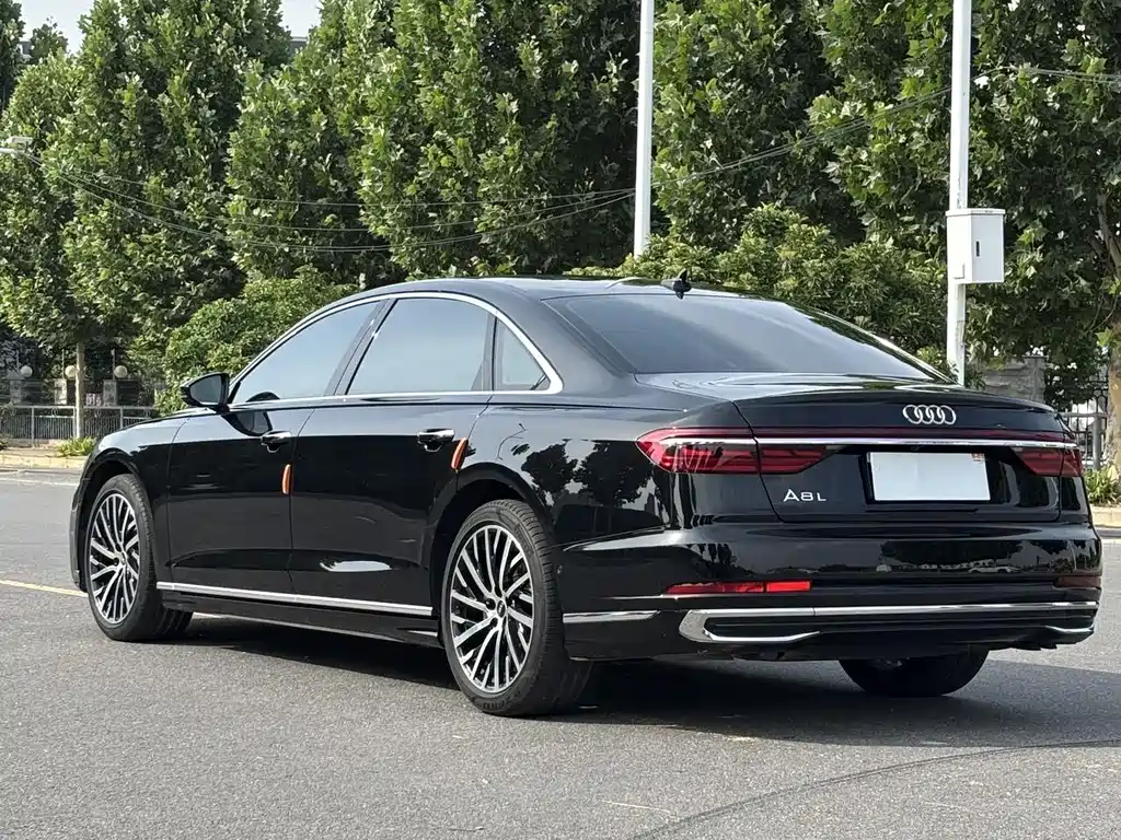 Audi A8 2024