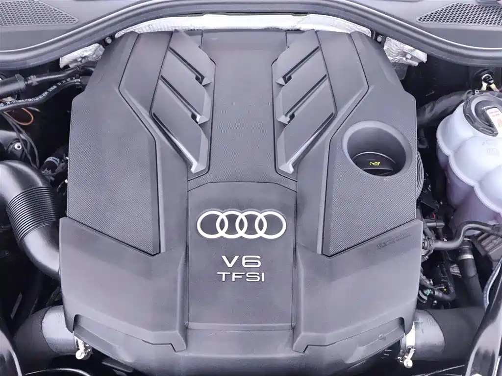 Audi A8 2021 — фото 24