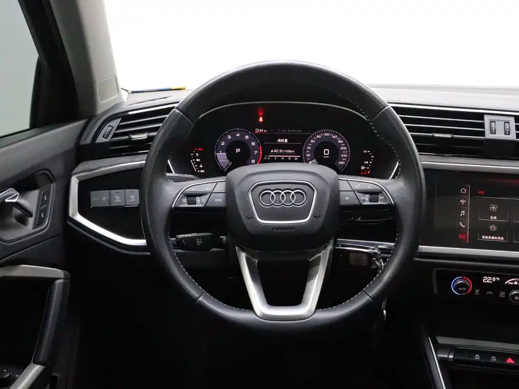 Audi Q3 2021 — фото 14