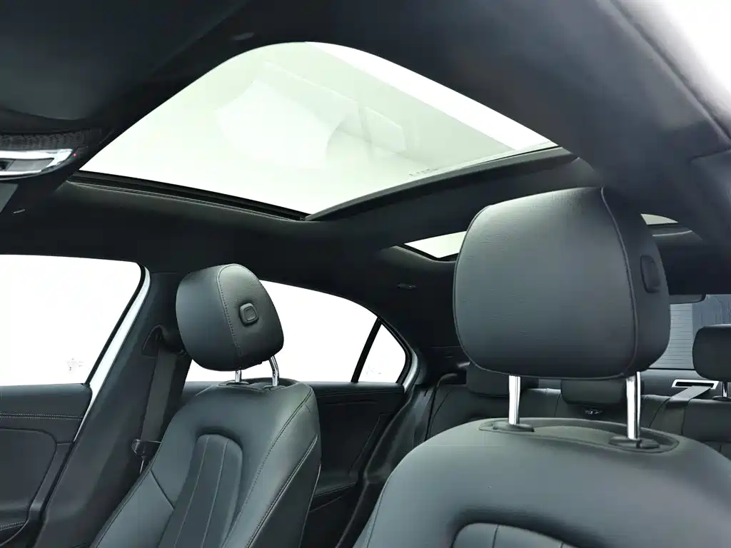 Mercedes-Benz A-Class 2022 — фото 11